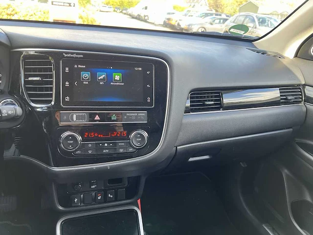 Mitsubishi outlander 2.4 phev instyle+ | zn-585-g - afbeelding 9 van  43