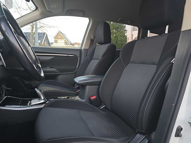 Mitsubishi outlander 2.4 phev intense+ 2020 | s-224-nr - afbeelding 25 van  30
