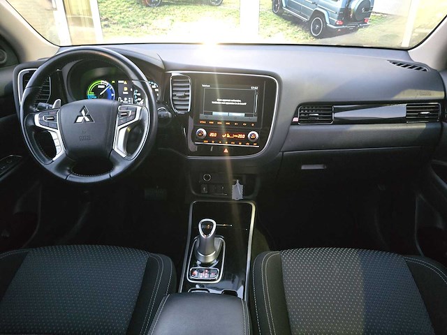 Mitsubishi outlander 2.4 phev intense+ 2020 | s-224-nr - afbeelding 21 van  30