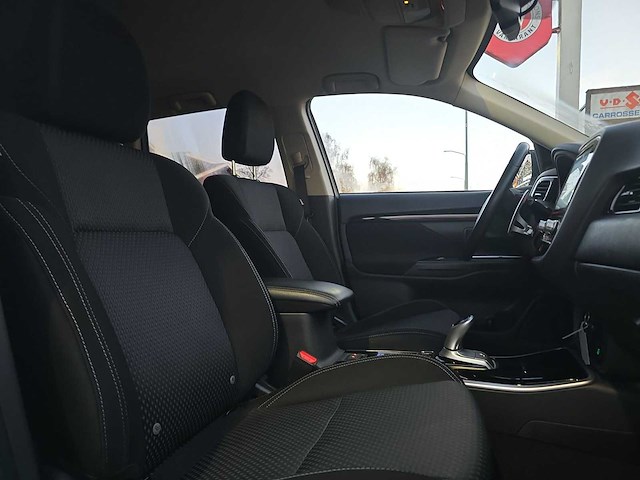 Mitsubishi outlander 2.4 phev intense+ 2020 | s-224-nr - afbeelding 22 van  30