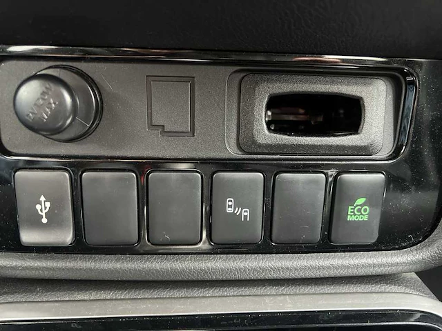 Mitsubishi outlander 2.4 phev intense | n-155-dv - afbeelding 24 van  40