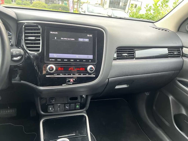 Mitsubishi outlander 2.4 phev intense | n-155-dv - afbeelding 16 van  40
