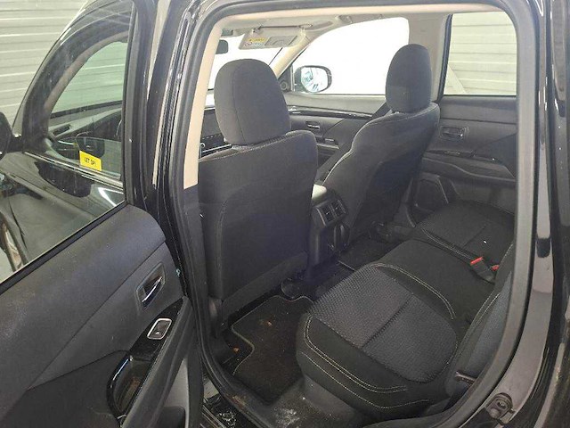 Mitsubishi outlander 2.4 phev pure ; h-539-rf - afbeelding 13 van  16
