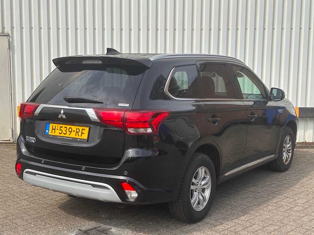 Mitsubishi outlander 2.4 phev pure ; h-539-rf - afbeelding 12 van  17