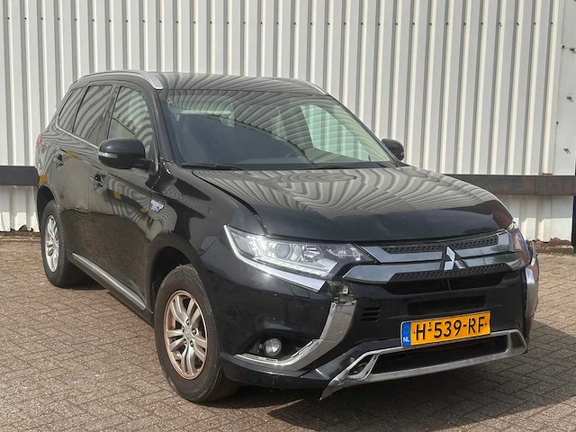 Mitsubishi outlander 2.4 phev pure ; h-539-rf - afbeelding 10 van  17