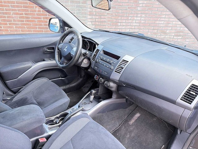Mitsubishi outlander 3.0 v6 4wd | 2-ztx-62 i - afbeelding 25 van  32
