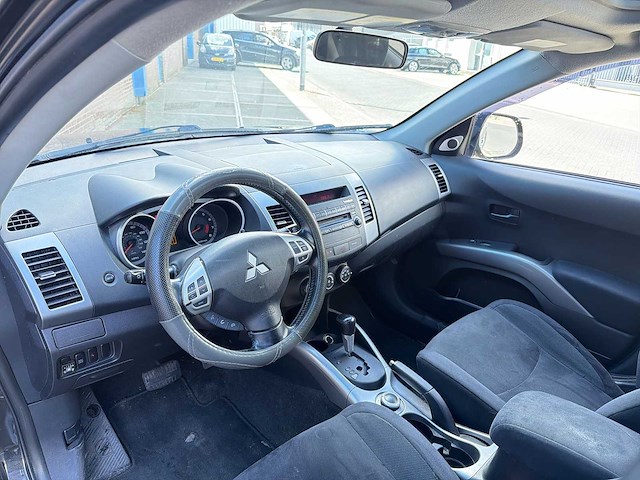 Mitsubishi outlander 3.0 v6 4wd | 2-ztx-62 i - afbeelding 31 van  32