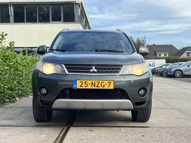 Mitsubishi outlander 3.0 v6 4x4 | 25-nzg-7 - afbeelding 1 van  24