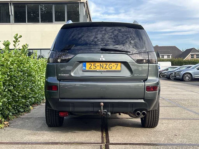 Mitsubishi outlander 3.0 v6 4x4 | 25-nzg-7 - afbeelding 2 van  24