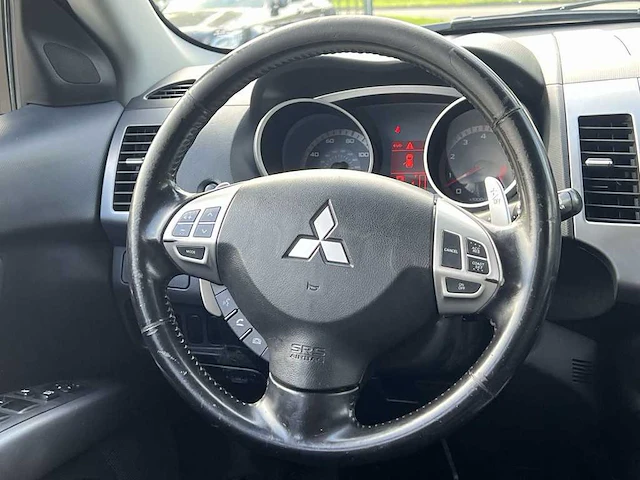 Mitsubishi outlander 3.0 v6 4x4 | 25-nzg-7 - afbeelding 3 van  24