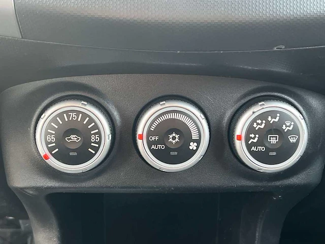 Mitsubishi outlander 3.0 v6 4x4 | 25-nzg-7 - afbeelding 6 van  24