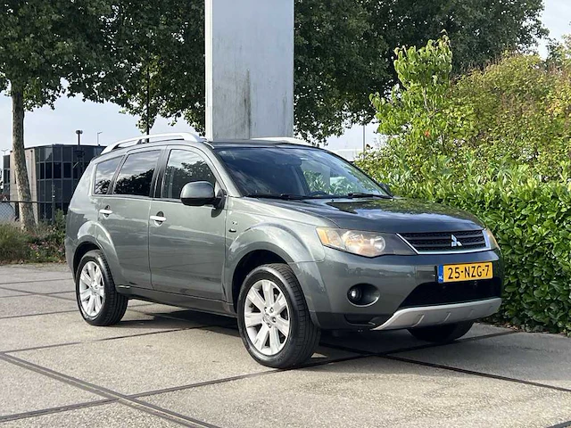 Mitsubishi outlander 3.0 v6 4x4 | 25-nzg-7 - afbeelding 22 van  24