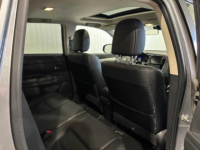 Mitsubishi outlander hybride 2.0 phev instyle 3-xsx-21 - afbeelding 4 van  27