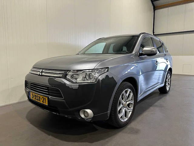 Mitsubishi outlander hybride 2.0 phev instyle 3-xsx-21 - afbeelding 1 van  27