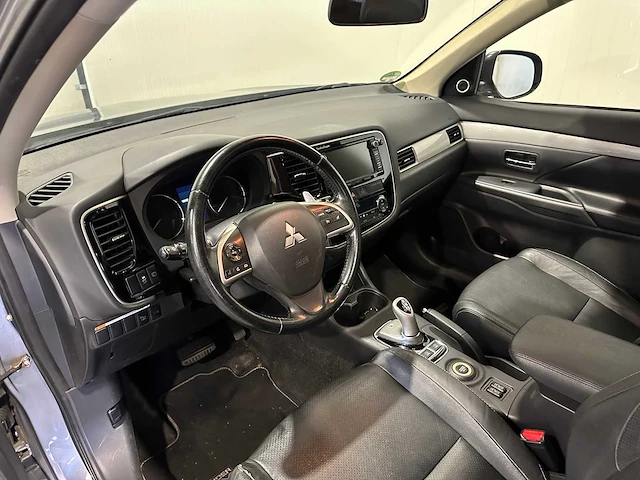 Mitsubishi outlander hybride 2.0 phev instyle 3-xsx-21 - afbeelding 27 van  27