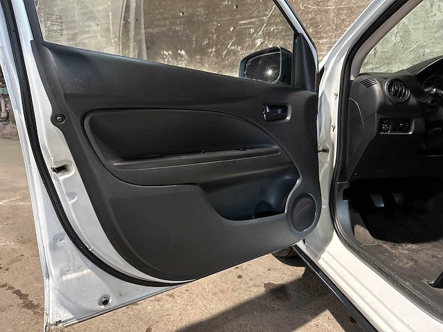 Mitsubishi space star 1.0 cleartec cool+ 70pk 2019 (origineel-nl), zb-729-k - afbeelding 27 van  46