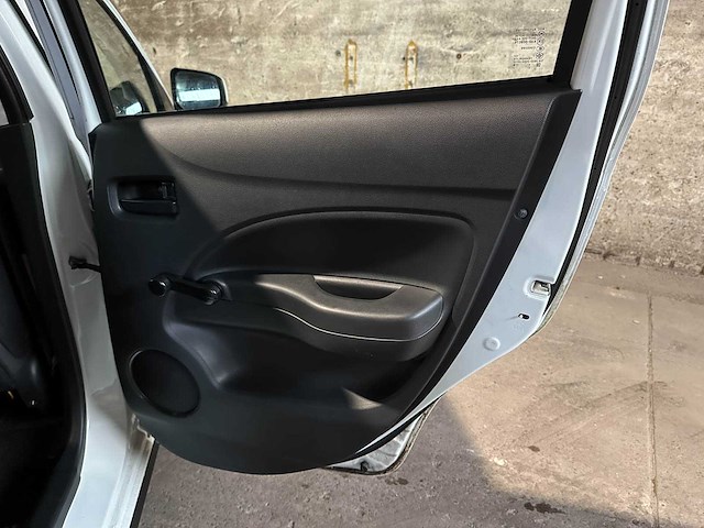 Mitsubishi space star 1.0 cleartec cool+ 70pk 2019 (origineel-nl), zb-729-k - afbeelding 32 van  46