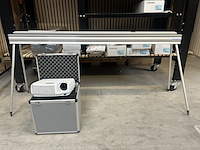 Mitsubishi xd430u projector met scherm - afbeelding 1 van  10