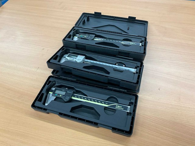 Mitutoyo 0-150 mm digitale schuifmaat (3x) - afbeelding 1 van  5