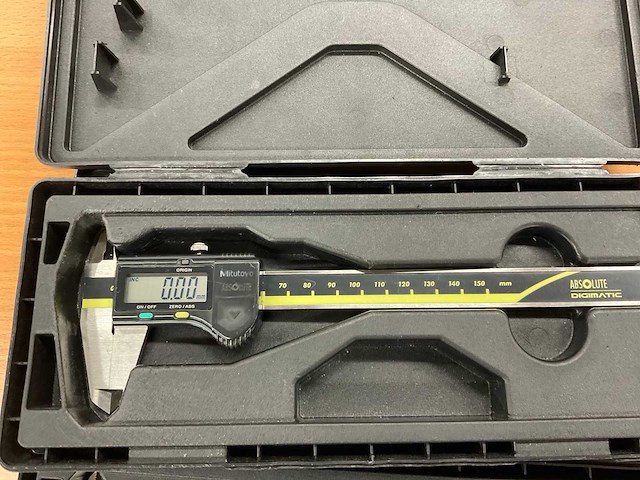 Mitutoyo 0-150 mm digitale schuifmaat (3x) - afbeelding 2 van  5