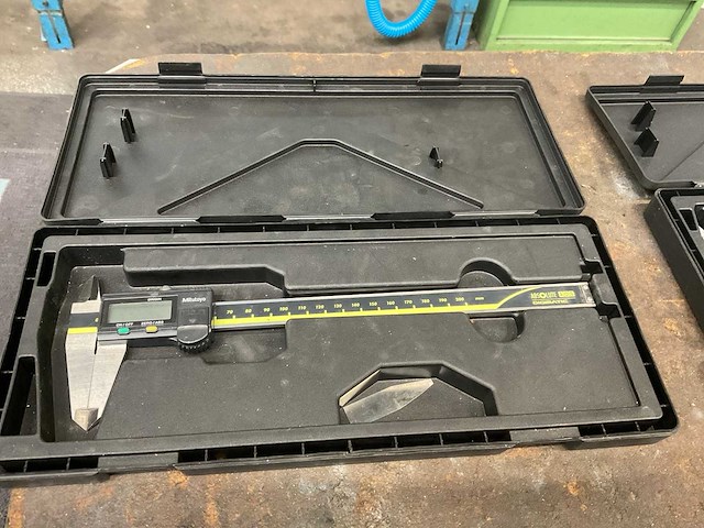 Mitutoyo 0-200 mm digitale schuifmaat - afbeelding 1 van  4