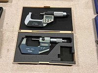Mitutoyo 0,001 buitenmaat micrometer (2x) - afbeelding 1 van  3