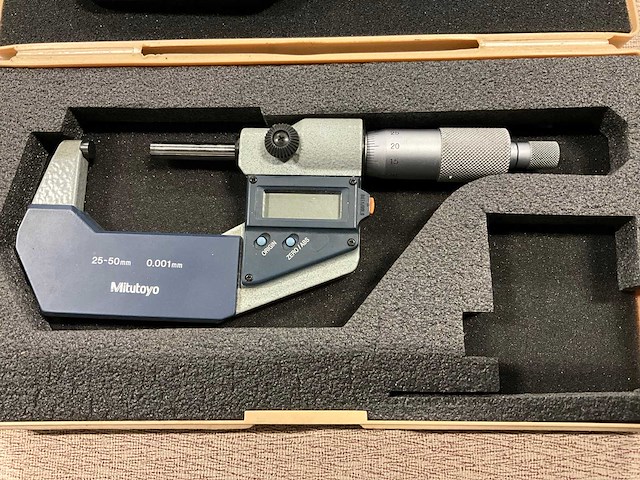 Mitutoyo 0,001 buitenmaat micrometer (2x) - afbeelding 2 van  3