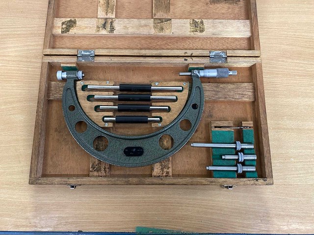 Mitutoyo 100-200mm micrometer - afbeelding 1 van  4