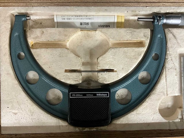 Mitutoyo 174-200 mm buitenmaat micrometer - afbeelding 2 van  2