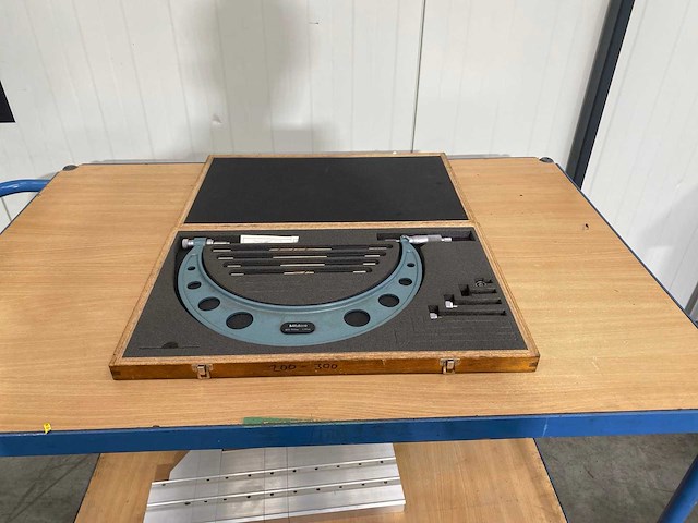Mitutoyo 200-300mm buitenmicrometer - afbeelding 1 van  7