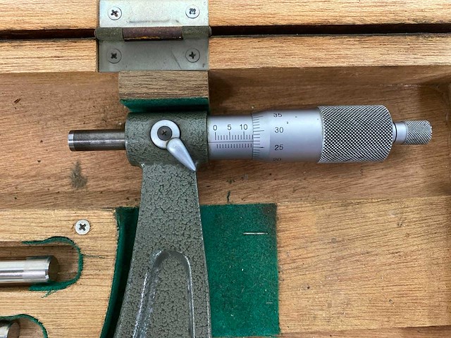 Mitutoyo 300-400mm buitenmicrometer - afbeelding 4 van  5