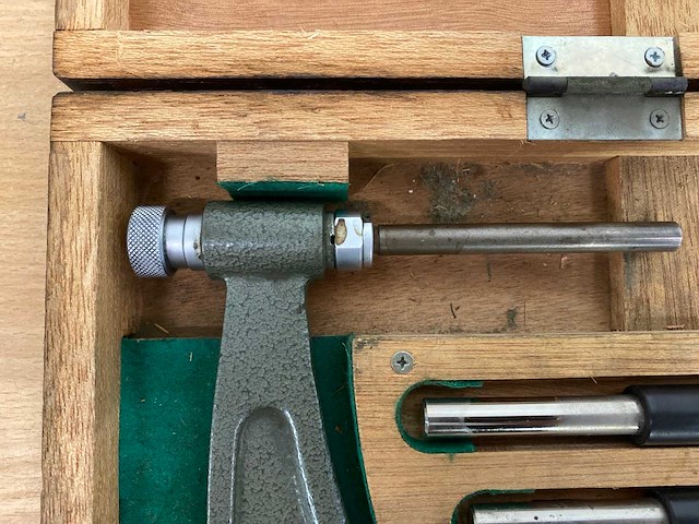Mitutoyo 300-400mm buitenmicrometer - afbeelding 5 van  5
