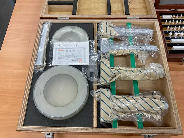 Mitutoyo 368-954 3-point micrometer set (4x) in houten kist - afbeelding 1 van  3