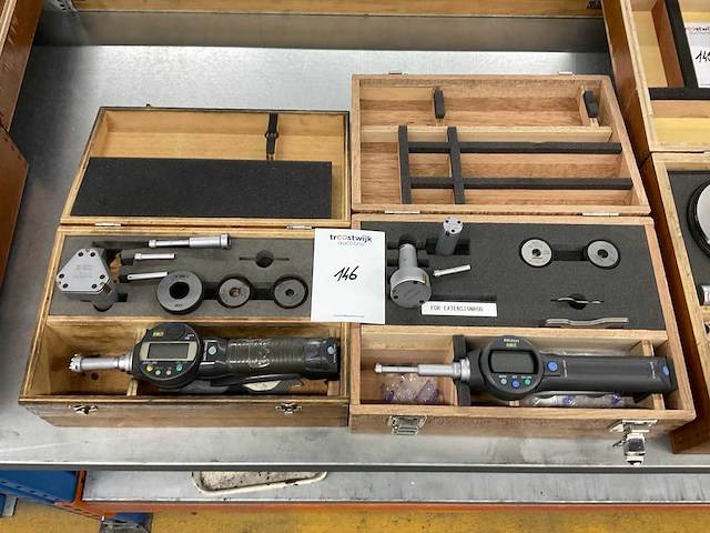 Mitutoyo 568-924 driepunts binnenmaatmicrometer set (2x) - afbeelding 1 van  4