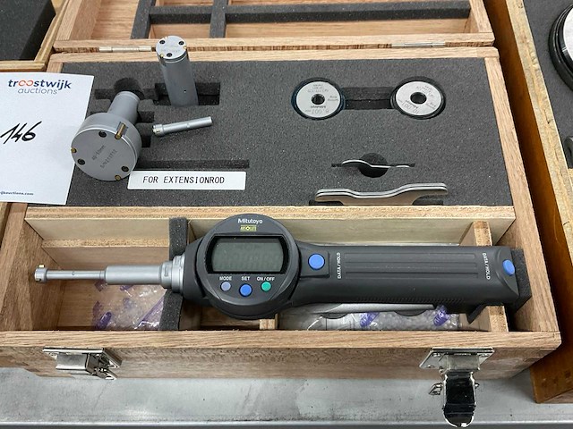 Mitutoyo 568-924 driepunts binnenmaatmicrometer set (2x) - afbeelding 3 van  4