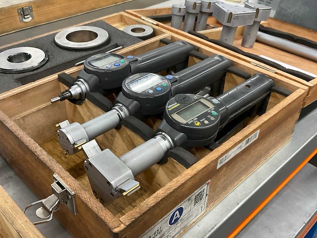 Mitutoyo 568-957 driepunts binnenmaatmicrometer set - afbeelding 3 van  6