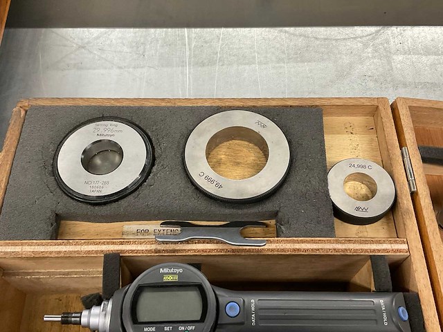 Mitutoyo 568-957 driepunts binnenmaatmicrometer set - afbeelding 6 van  6