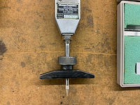 Mitutoyo 575-113 afschuiningsgradenboog en meetklok met diepte opzetstuk - afbeelding 3 van  5