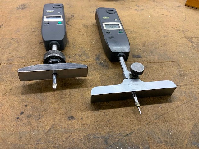 Mitutoyo 575-121 /id-u1025 meetklok met diepte opzetstuk (2x) - afbeelding 3 van  4