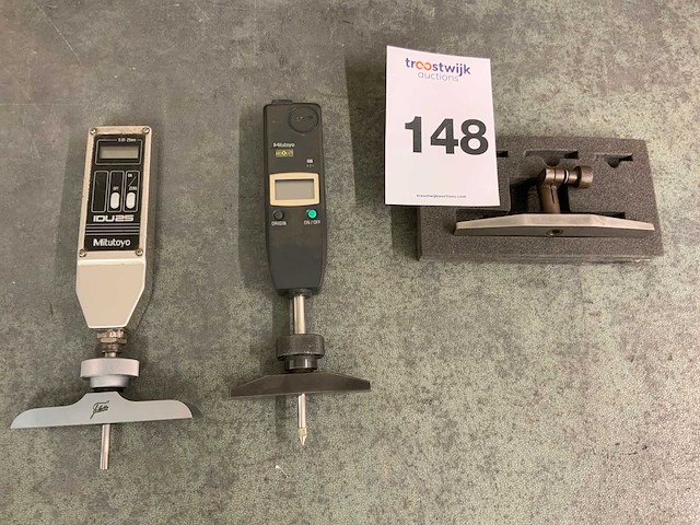 Mitutoyo 575-121 /id-u1025 meetklok met diepte opzetstuk (2x) - afbeelding 1 van  5