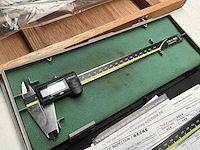 Mitutoyo absolute digimatic digitale schuifmaat 200 mm (3x) - afbeelding 2 van  4