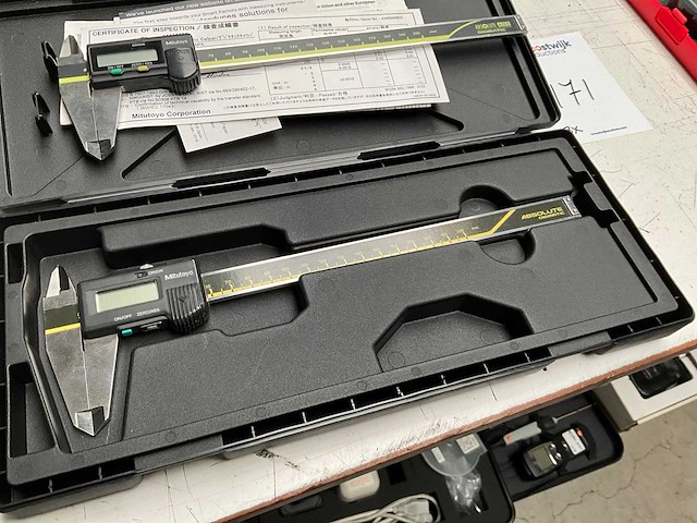 Mitutoyo absolute digimatic digitale schuifmaat 200 mm (3x) - afbeelding 4 van  4