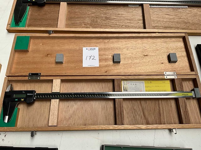 Mitutoyo absolute digimatic digitale schuifmaat 600 mm - afbeelding 1 van  4