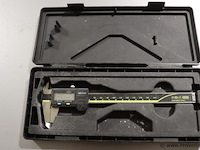 Mitutoyo absolute digimatic digitale schuifmaat - afbeelding 1 van  4