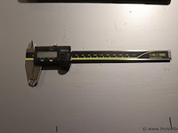 Mitutoyo absolute digimatic digitale schuifmaat - afbeelding 2 van  4