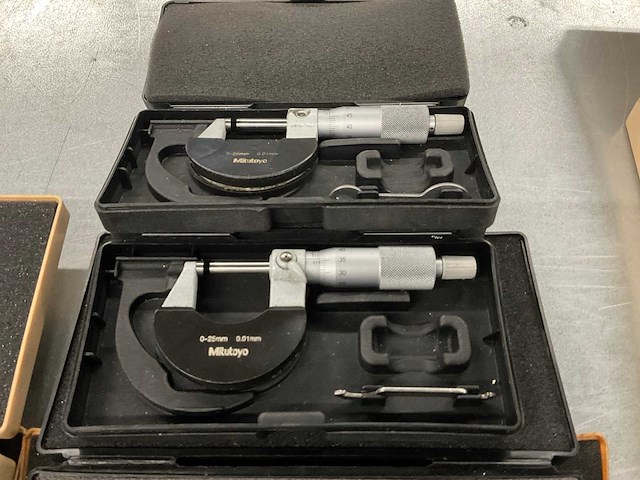 Mitutoyo buitenmaat micrometer (8x) - afbeelding 3 van  7
