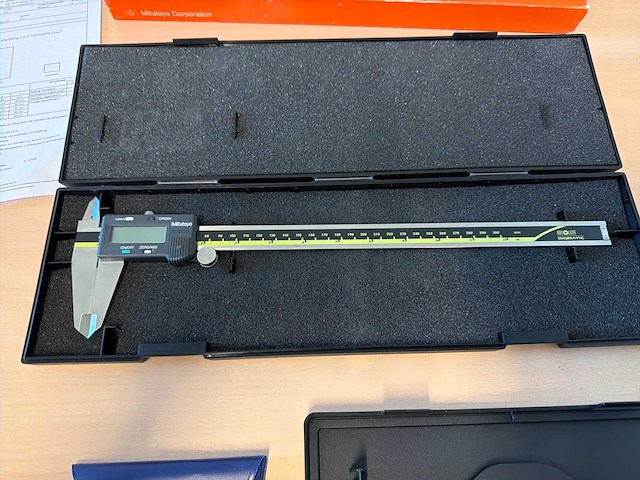 Mitutoyo digimatic schuifmaat set + vernier dieptemeter - afbeelding 2 van  6