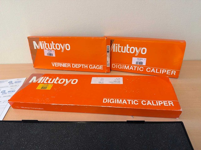 Mitutoyo digimatic schuifmaat set + vernier dieptemeter - afbeelding 5 van  6