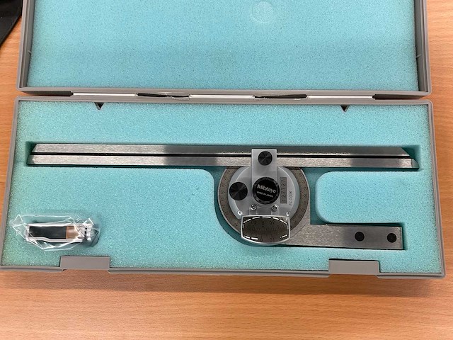 Mitutoyo digitale hoekmeter / analoge dieptemeter - afbeelding 2 van  6