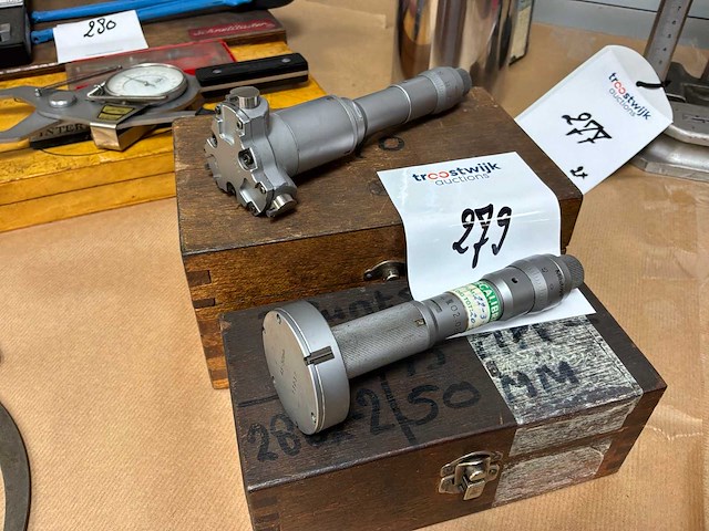 Mitutoyo driepunts binnenmaatmicrometer (2x) - afbeelding 1 van  3